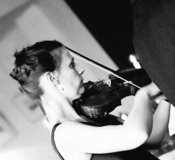 Anja Sommer-Rau, Violine und Viola Anja Sommer-Rau, Violine und Viola